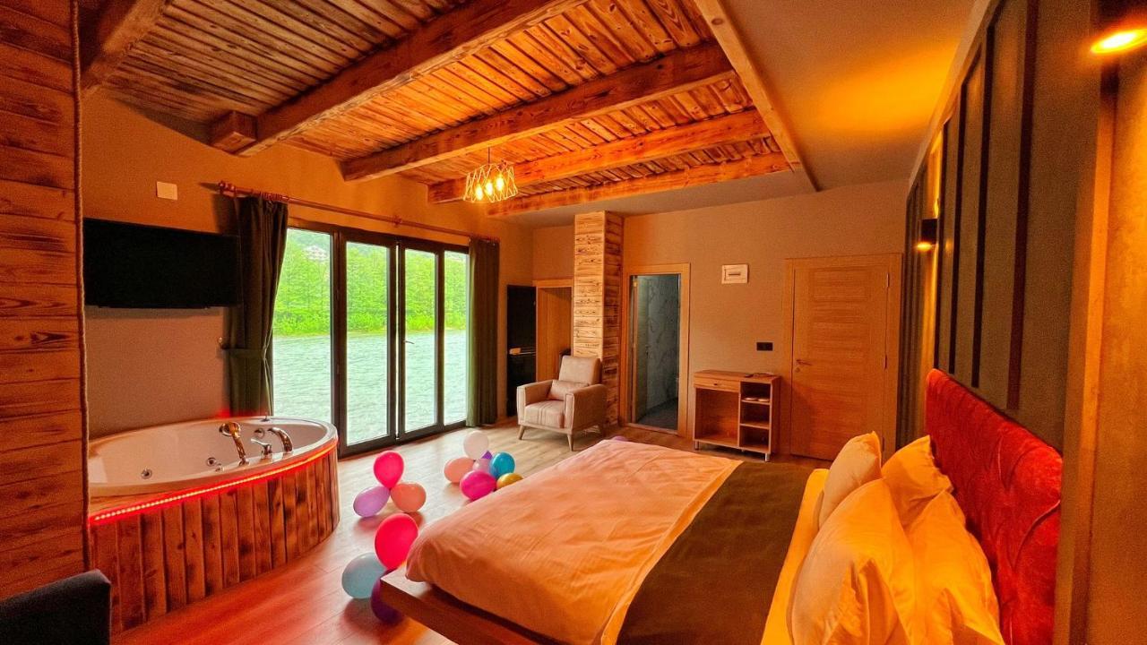 Bed and Breakfast Heaven Vip Wooden Palace à Ardeşen Extérieur photo