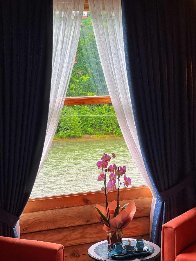 Bed and Breakfast Heaven Vip Wooden Palace à Ardeşen Extérieur photo